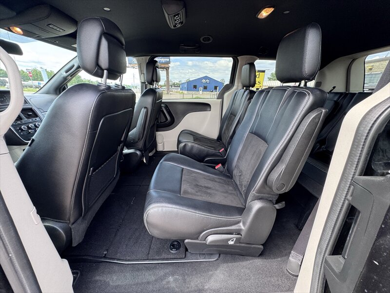 2019 Dodge Grand Caravan SXT - Photo 11 - Brainerd, MN 56401
