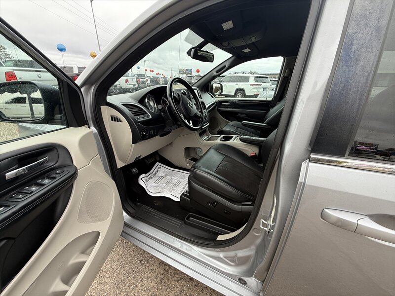 2020 Dodge Grand Caravan SXT - Photo 11 - Brainerd, MN 56401