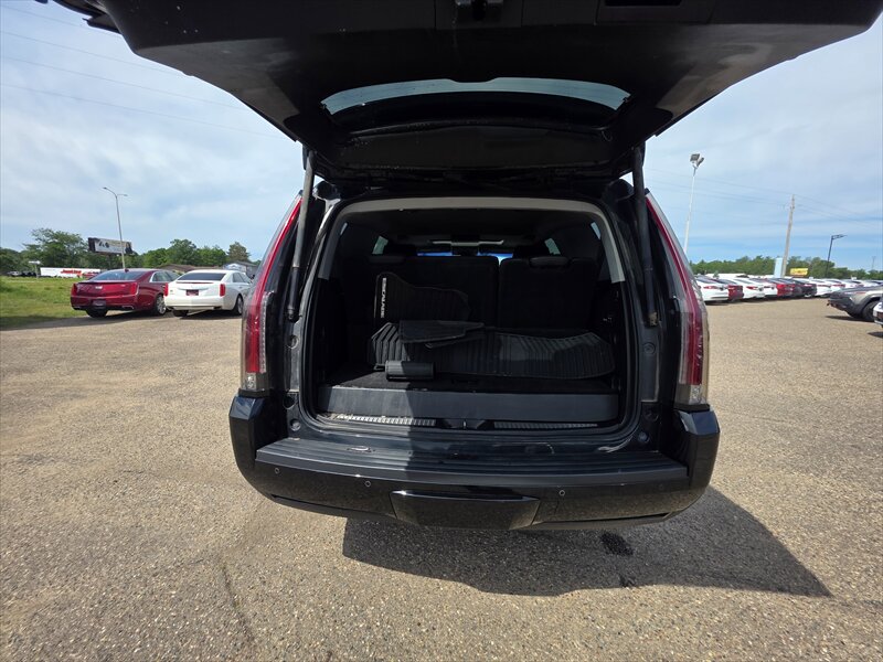 2015 Cadillac Escalade Luxury - Photo 7 - Brainerd, MN 56401
