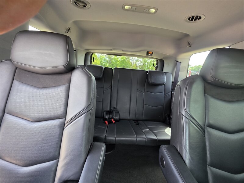 2015 Cadillac Escalade Luxury - Photo 8 - Brainerd, MN 56401