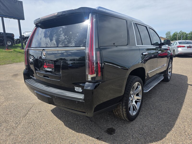 2015 Cadillac Escalade Luxury - Photo 3 - Brainerd, MN 56401