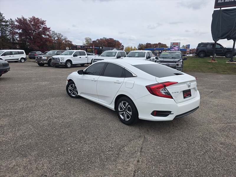 2016 Honda Civic LX   - Photo 4 - Brainerd, MN 56401