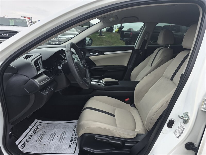 2016 Honda Civic LX   - Photo 8 - Brainerd, MN 56401