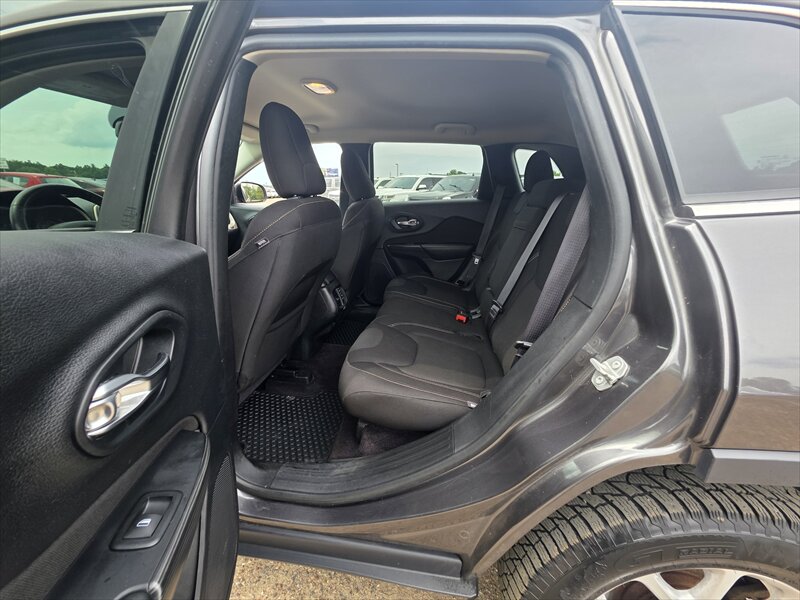 2017 Jeep Cherokee Latitude - Photo 13 - Brainerd, MN 56401