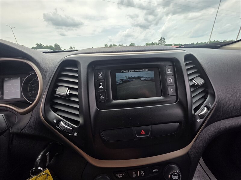 2017 Jeep Cherokee Latitude - Photo 12 - Brainerd, MN 56401