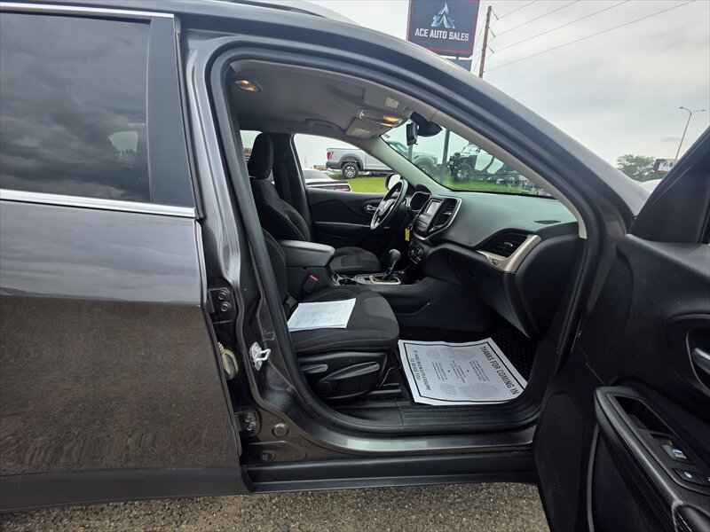 2017 Jeep Cherokee Latitude - Photo 8 - Brainerd, MN 56401