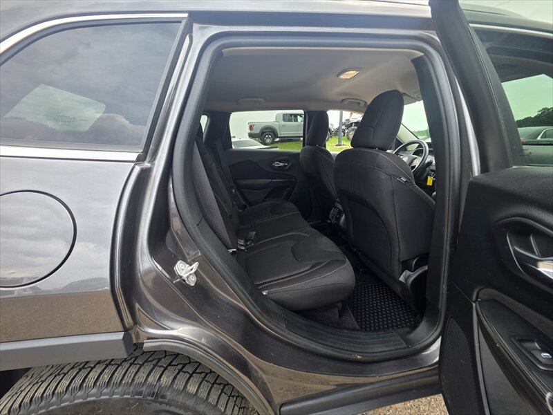 2017 Jeep Cherokee Latitude - Photo 14 - Brainerd, MN 56401