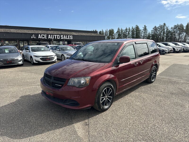 2017 Dodge Grand Caravan SE   - Photo 1 - Brainerd, MN 56401
