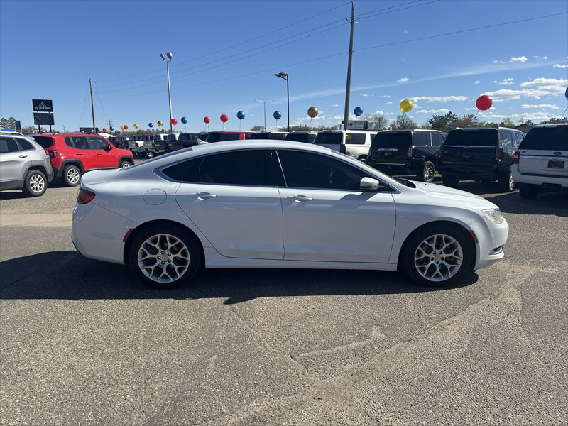 2015 Chrysler 200 Series C - Photo 6 - Brainerd, MN 56401
