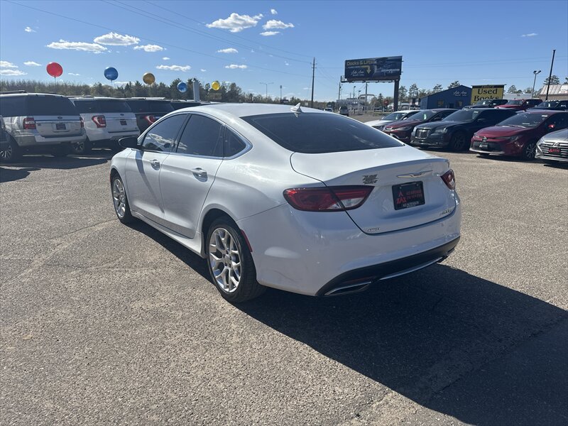 2015 Chrysler 200 Series C - Photo 4 - Brainerd, MN 56401