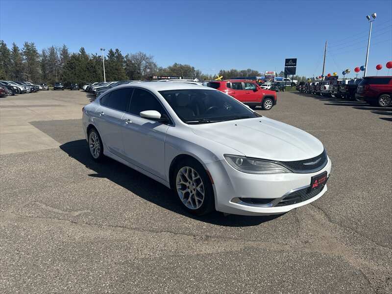 2015 Chrysler 200 Series C - Photo 2 - Brainerd, MN 56401