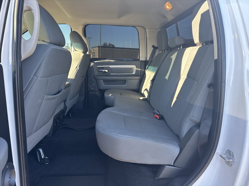 2014 RAM 1500 SLT - Photo 9 - Brainerd, MN 56401