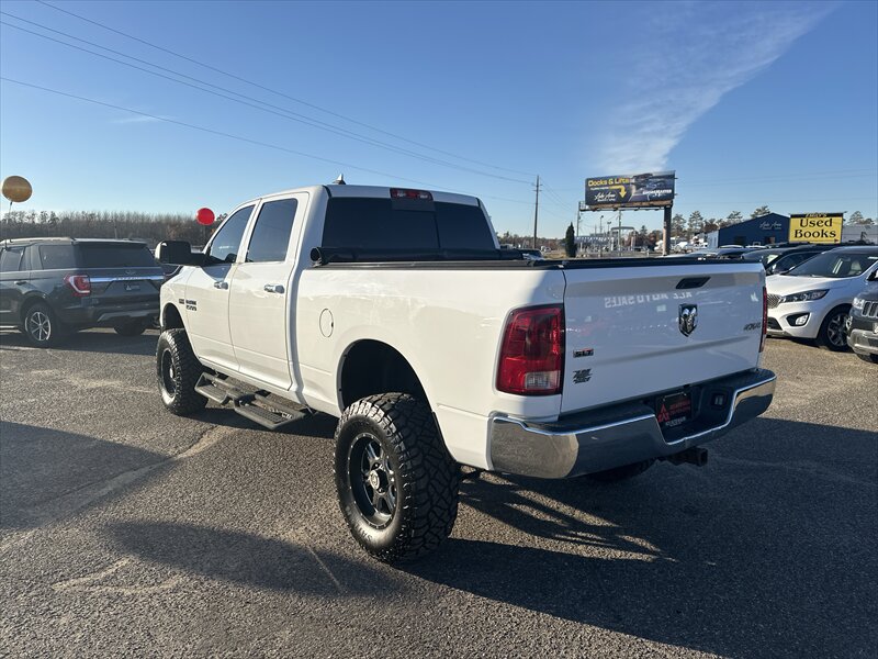 2014 RAM 1500 SLT - Photo 4 - Brainerd, MN 56401