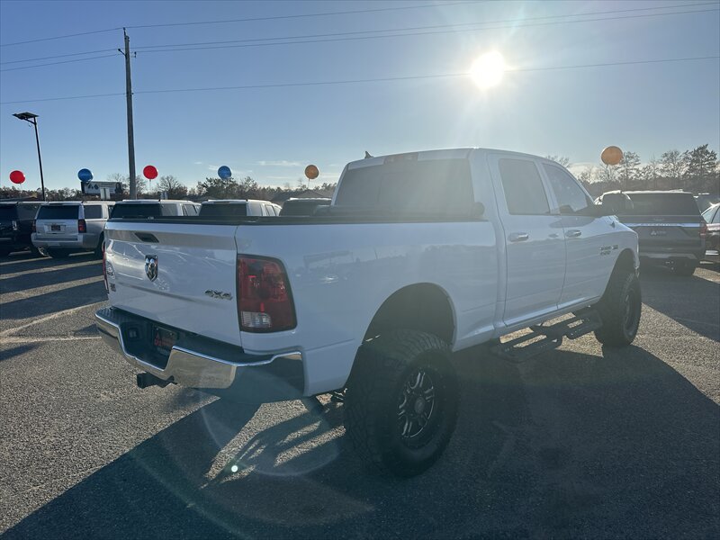 2014 RAM 1500 SLT - Photo 3 - Brainerd, MN 56401