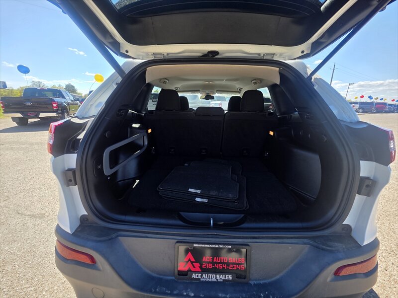 2017 Jeep Cherokee Latitude - Photo 7 - Brainerd, MN 56401