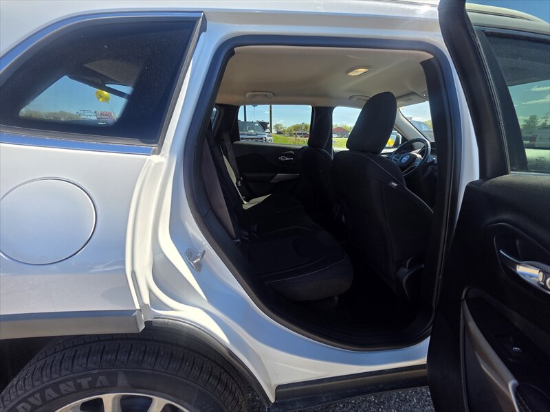 2017 Jeep Cherokee Latitude - Photo 8 - Brainerd, MN 56401