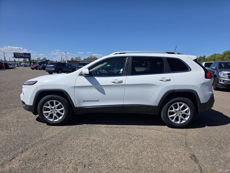 2017 Jeep Cherokee Latitude - Photo 5 - Brainerd, MN 56401