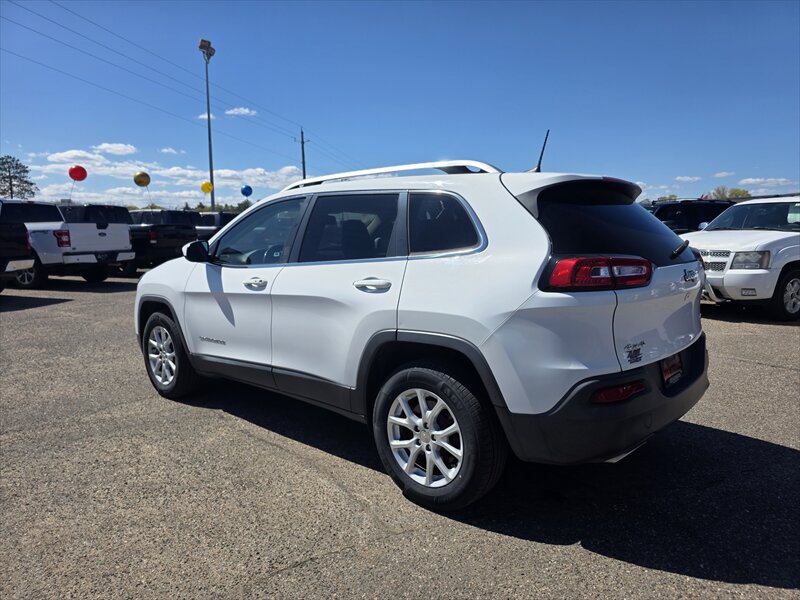 2017 Jeep Cherokee Latitude - Photo 4 - Brainerd, MN 56401