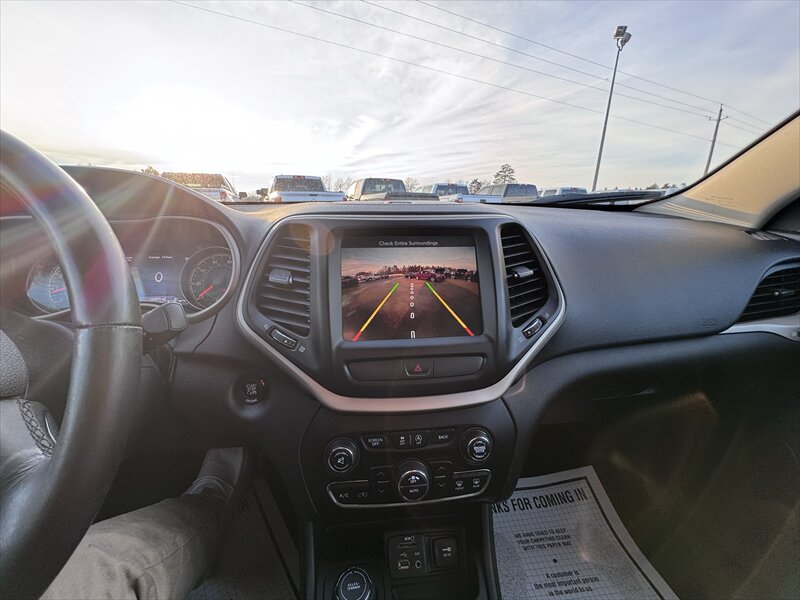 2015 Jeep Cherokee Limited - Photo 10 - Brainerd, MN 56401