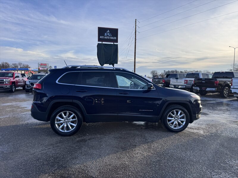 2015 Jeep Cherokee Limited - Photo 6 - Brainerd, MN 56401