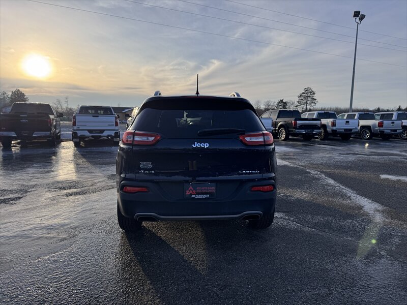 2015 Jeep Cherokee Limited - Photo 7 - Brainerd, MN 56401