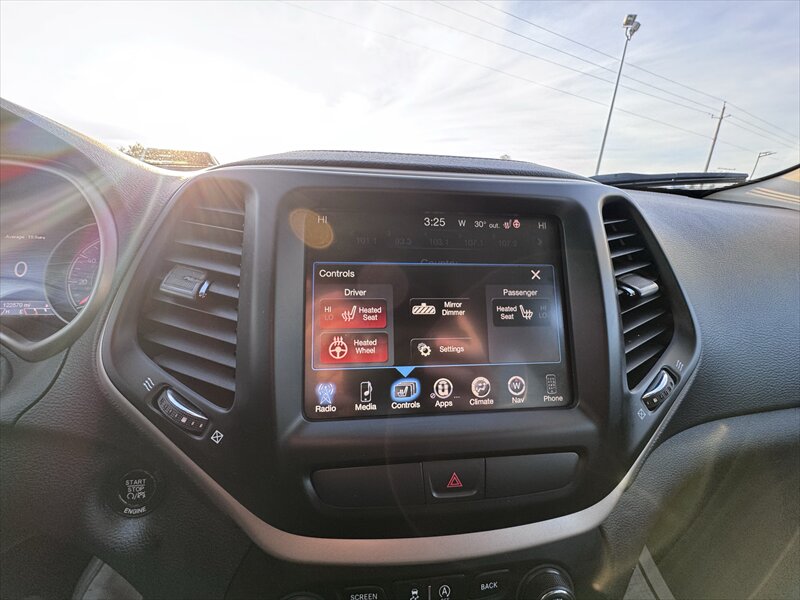 2015 Jeep Cherokee Limited - Photo 18 - Brainerd, MN 56401