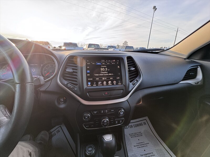 2015 Jeep Cherokee Limited - Photo 11 - Brainerd, MN 56401