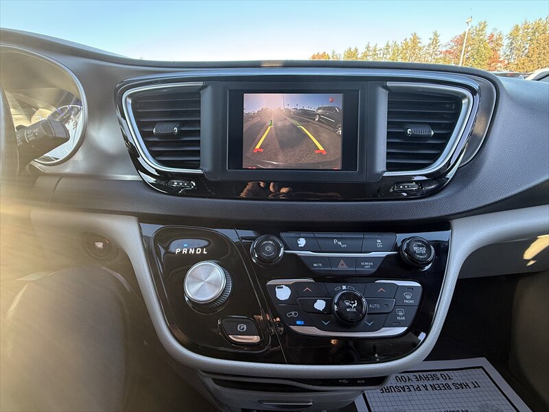 2018 Chrysler Pacifica Touring L - Photo 24 - Brainerd, MN 56401