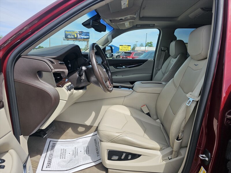 2016 Cadillac Escalade ESV Luxury - Photo 12 - Brainerd, MN 56401