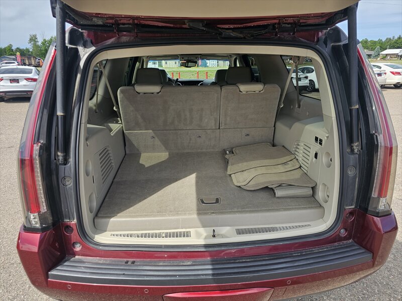 2016 Cadillac Escalade ESV Luxury - Photo 9 - Brainerd, MN 56401