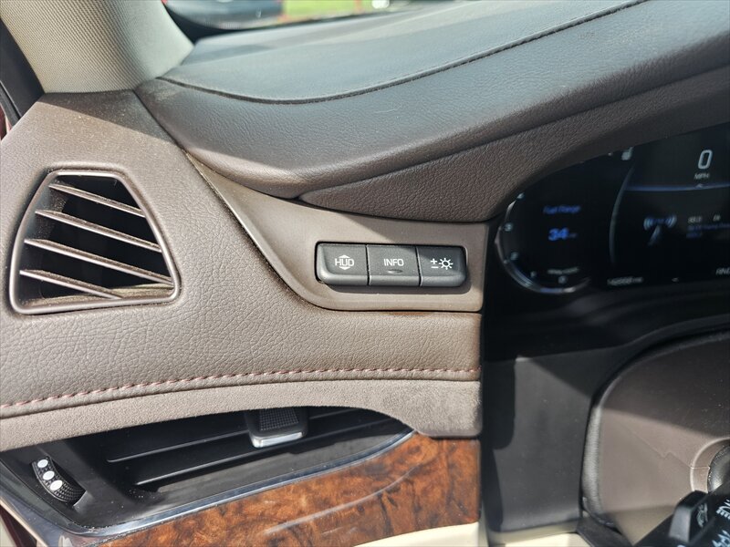 2016 Cadillac Escalade ESV Luxury - Photo 19 - Brainerd, MN 56401