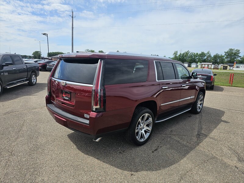 2016 Cadillac Escalade ESV Luxury - Photo 5 - Brainerd, MN 56401