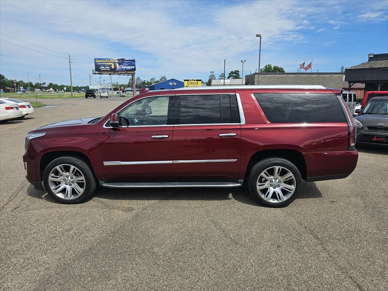 2016 Cadillac Escalade ESV Luxury - Photo 7 - Brainerd, MN 56401