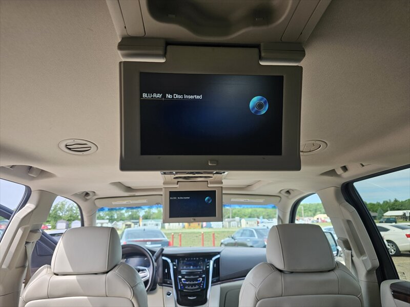 2016 Cadillac Escalade ESV Luxury - Photo 20 - Brainerd, MN 56401