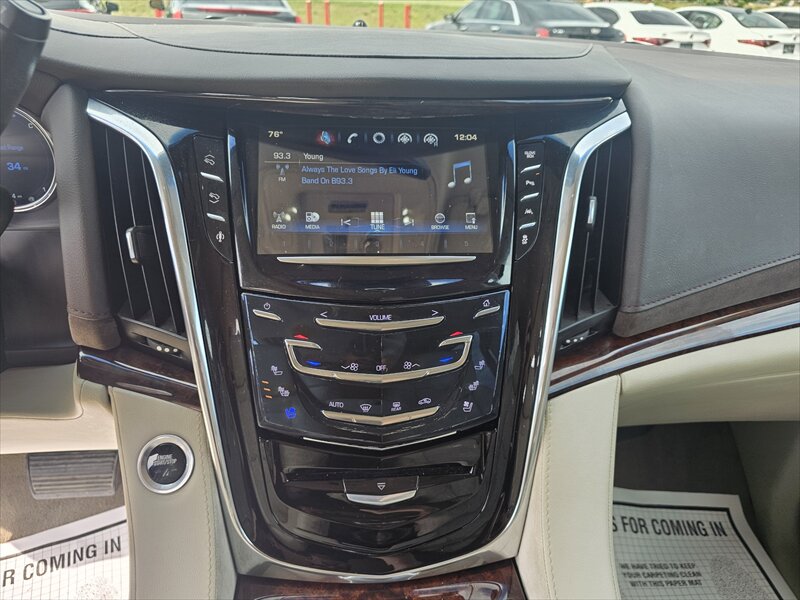 2016 Cadillac Escalade ESV Luxury - Photo 15 - Brainerd, MN 56401