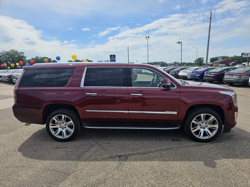 2016 Cadillac Escalade ESV Luxury - Photo 8 - Brainerd, MN 56401