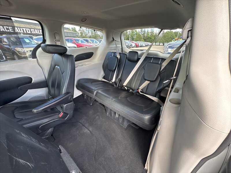 2018 Chrysler Pacifica Touring L - Photo 20 - Brainerd, MN 56401