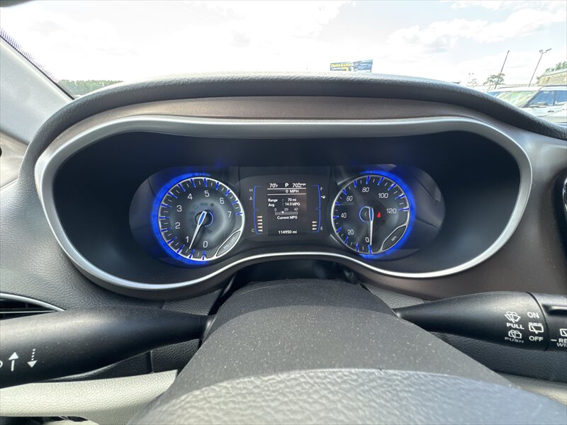 2018 Chrysler Pacifica Touring L - Photo 15 - Brainerd, MN 56401