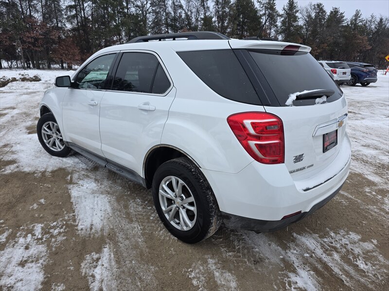 2017 Chevrolet Equinox LT - Photo 4 - Brainerd, MN 56401