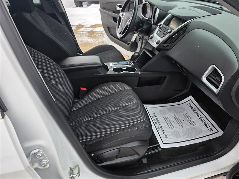 2017 Chevrolet Equinox LT - Photo 9 - Brainerd, MN 56401