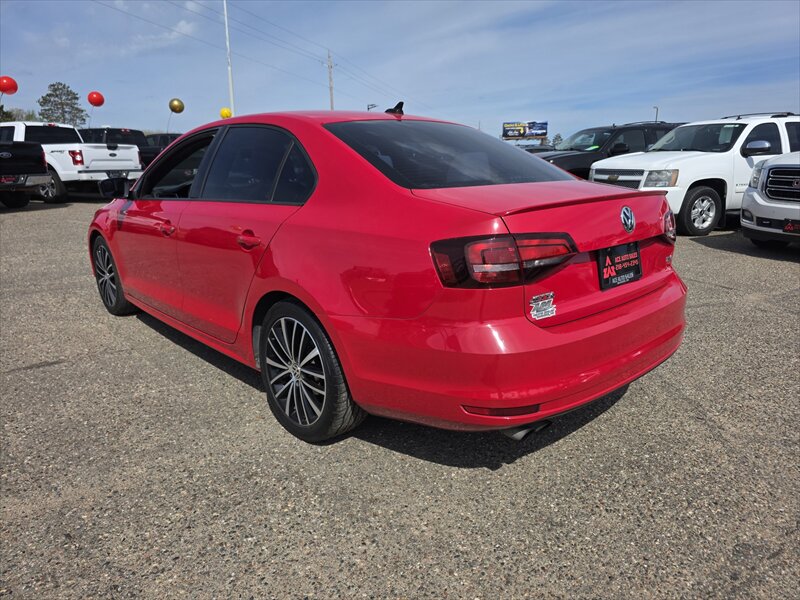 2016 Volkswagen Jetta 1.8T Sport - Photo 4 - Brainerd, MN 56401