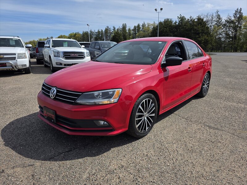 2016 Volkswagen Jetta 1.8T Sport   - Photo 1 - Brainerd, MN 56401