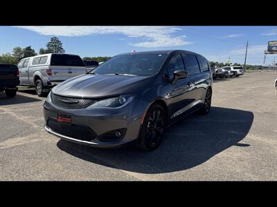 2020 Chrysler Pacifica Touring Van