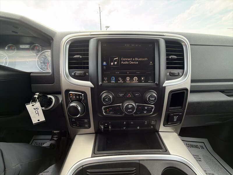 2016 RAM 1500 SLT - Photo 14 - Brainerd, MN 56401