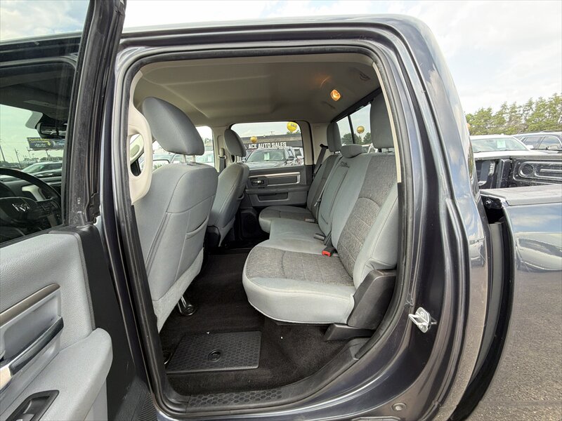 2016 RAM 1500 SLT - Photo 16 - Brainerd, MN 56401