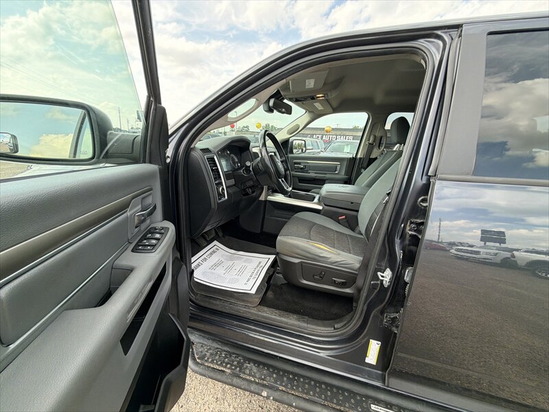 2016 RAM 1500 SLT - Photo 10 - Brainerd, MN 56401