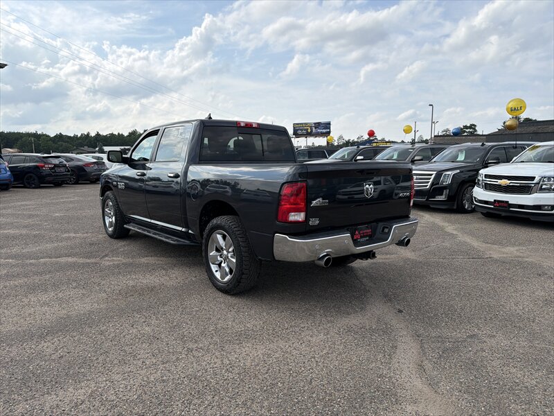 2016 RAM 1500 SLT - Photo 3 - Brainerd, MN 56401