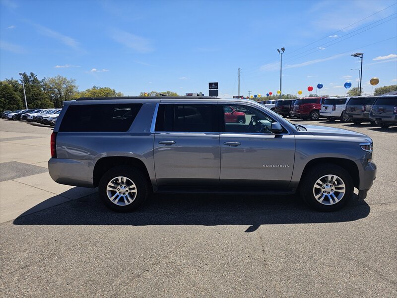 2020 Chevrolet Suburban LT - Photo 8 - Brainerd, MN 56401