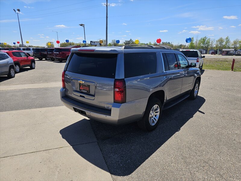 2020 Chevrolet Suburban LT - Photo 4 - Brainerd, MN 56401