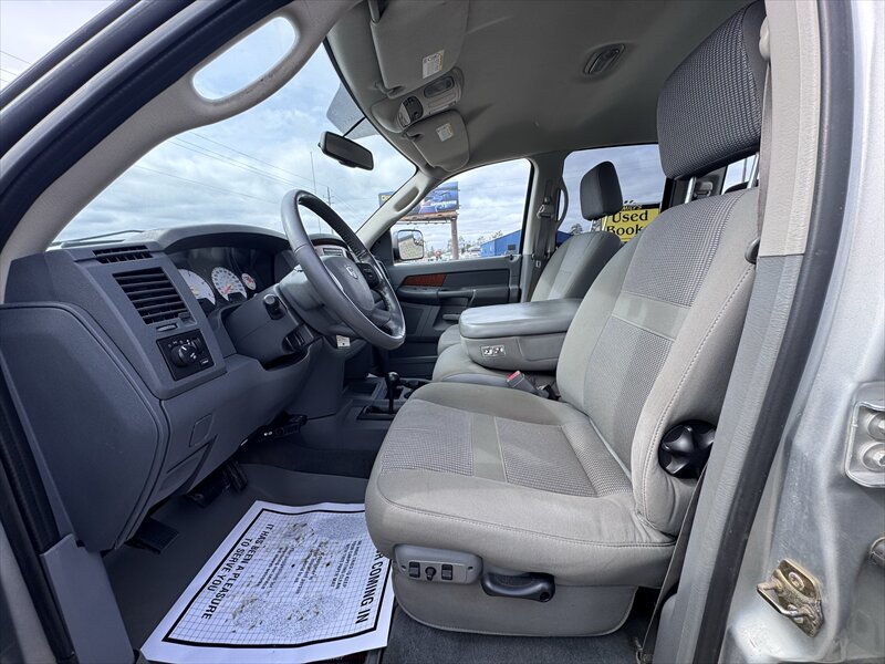 2006 Dodge Ram 2500 ST - Photo 10 - Brainerd, MN 56401